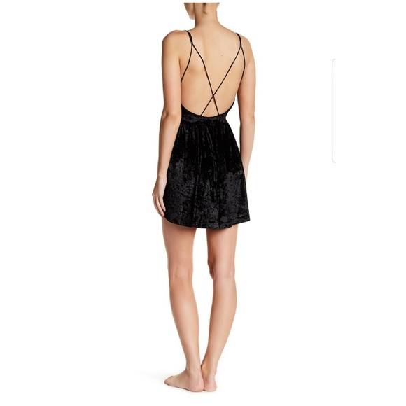 🎉HP🎉Sam Edelman Velvet Strappy Back Romper - Picture 2 of 8